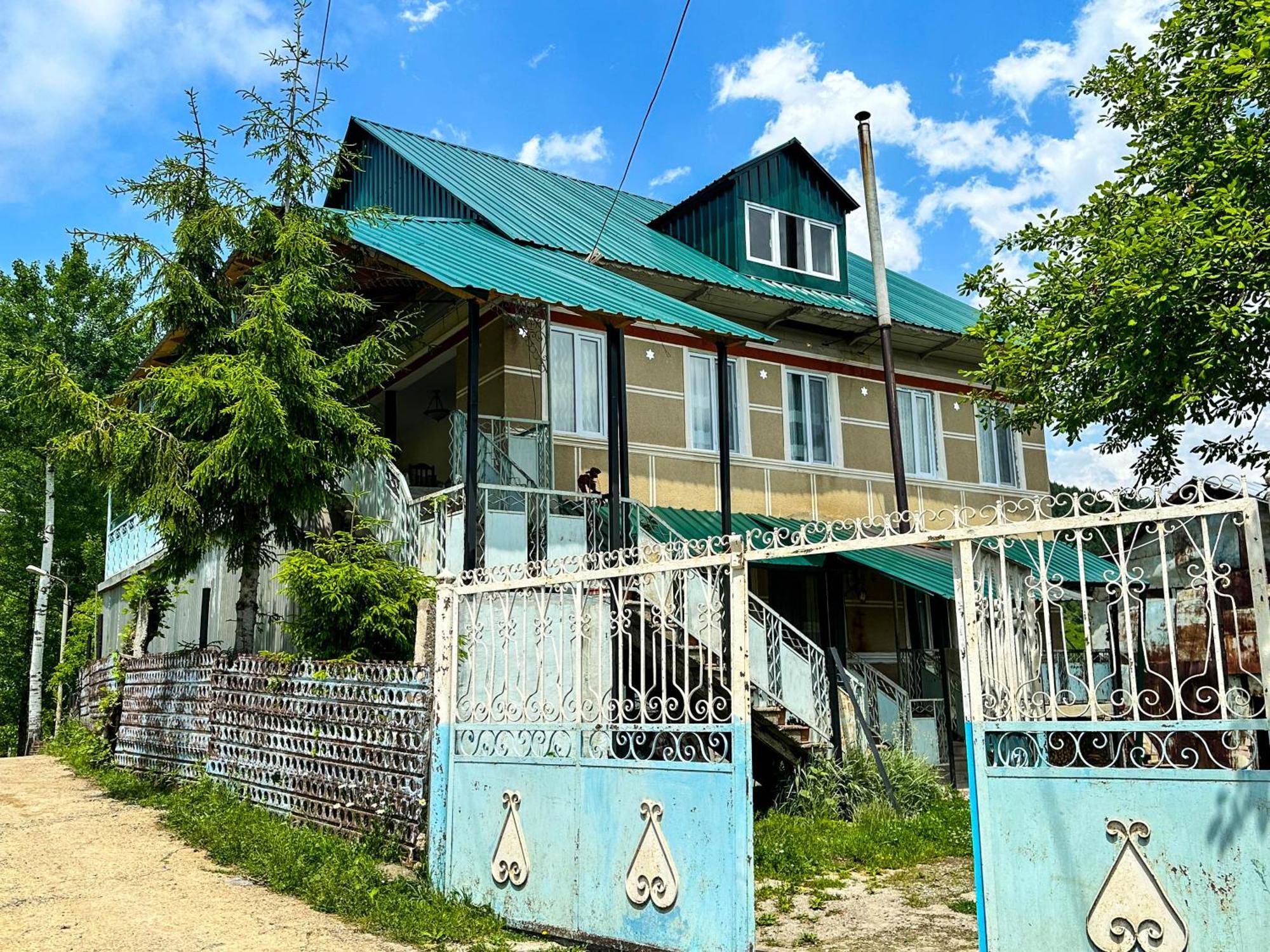Armazi Hotel Khulo ภายนอก รูปภาพ